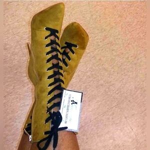 Stylish Tan Lace-Up Women's Boots